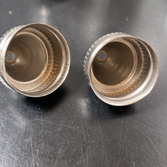 VTG oil & vinegar 6oz square glass cruet set w/ wire caddy stainless steel caps - Picture 8 of 10